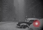 Immagine di Innevate per strade e veicoli New York City USA, 1947, secondo 8 filmato di repertorio 65675039184