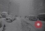 Immagine di Innevate per strade e veicoli New York City USA, 1947, secondo 14 filmato di repertorio 65675039184