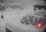 Immagine di Innevate per strade e veicoli New York City USA, 1947, secondo 19 filmato di repertorio 65675039184