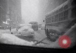 Immagine di Innevate per strade e veicoli New York City USA, 1947, secondo 22 filmato di repertorio 65675039184