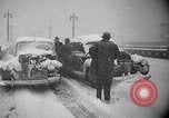 Immagine di Innevate per strade e veicoli New York City USA, 1947, secondo 31 filmato di repertorio 65675039184