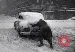 Immagine di Innevate per strade e veicoli New York City USA, 1947, secondo 45 filmato di repertorio 65675039184