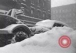 Immagine di Innevate per strade e veicoli New York City USA, 1947, secondo 51 filmato di repertorio 65675039184