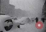 Immagine di Innevate per strade e veicoli New York City USA, 1947, secondo 55 filmato di repertorio 65675039184