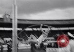 Immagine di John Pennel White City Regno Unito, 1963, secondo 13 filmato di repertorio 65675039191