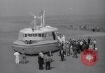 Image Hovercraft au Pays de Galles, 1963, de la seconde 5 séquences d'archives historiques vidéo 65675039201