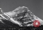 Standbild Bergsteiger Kanada, 1963, aus Sekunde 5 historischem Filmmaterial Videoclip 65675039202
