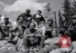 Standbild Bergsteiger Kanada, 1963, aus Sekunde 10 historischem Filmmaterial Videoclip 65675039202