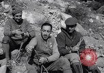 Standbild Bergsteiger Kanada, 1963, aus Sekunde 27 historischem Filmmaterial Videoclip 65675039202