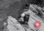 Standbild Bergsteiger Kanada, 1963, aus Sekunde 48 historischem Filmmaterial Videoclip 65675039202