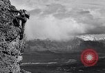 Standbild Bergsteiger Kanada, 1963, aus Sekunde 52 historischem Filmmaterial Videoclip 65675039202