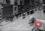 Standbild Tiertreibens Pamplona Spanien, 1963, aus Sekunde 16 historischem Filmmaterial Videoclip 65675039203