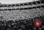 Standbild Tiertreibens Pamplona Spanien, 1963, aus Sekunde 28 historischem Filmmaterial Videoclip 65675039203