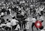 Standbild Tiertreibens Pamplona Spanien, 1963, aus Sekunde 35 historischem Filmmaterial Videoclip 65675039203
