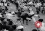 Standbild Tiertreibens Pamplona Spanien, 1963, aus Sekunde 37 historischem Filmmaterial Videoclip 65675039203