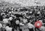Standbild Tiertreibens Pamplona Spanien, 1963, aus Sekunde 49 historischem Filmmaterial Videoclip 65675039203