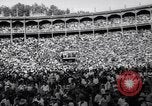 Standbild Tiertreibens Pamplona Spanien, 1963, aus Sekunde 57 historischem Filmmaterial Videoclip 65675039203