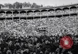 Standbild Tiertreibens Pamplona Spanien, 1963, aus Sekunde 58 historischem Filmmaterial Videoclip 65675039203