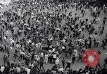 Standbild Tiertreibens Pamplona Spanien, 1963, aus Sekunde 61 historischem Filmmaterial Videoclip 65675039203