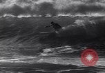 Standbild Surf-boarding baskische Küste Frankreich, 1963, aus Sekunde 50 historischem Filmmaterial Videoclip 65675039206