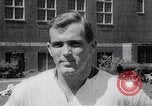 Standbild John Pennel pole Gewölbe nach Einstellung aufzeichnen Coral Gables Florida USA, 1963, aus Sekunde 5 historischem Filmmaterial Videoclip 65675039211