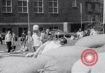 Standbild John Pennel pole Gewölbe nach Einstellung aufzeichnen Coral Gables Florida USA, 1963, aus Sekunde 17 historischem Filmmaterial Videoclip 65675039211