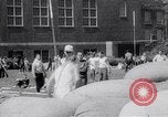 Standbild John Pennel pole Gewölbe nach Einstellung aufzeichnen Coral Gables Florida USA, 1963, aus Sekunde 19 historischem Filmmaterial Videoclip 65675039211