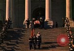 Standbild Sarg Lager Körper von John Kennedy Washington DC USA, 1963, aus Sekunde 3 historischem Filmmaterial Videoclip 65675039227