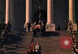 Standbild Sarg Lager Körper von John Kennedy Washington DC USA, 1963, aus Sekunde 10 historischem Filmmaterial Videoclip 65675039227