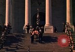 Standbild Sarg Lager Körper von John Kennedy Washington DC USA, 1963, aus Sekunde 18 historischem Filmmaterial Videoclip 65675039227
