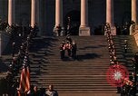 Standbild Sarg Lager Körper von John Kennedy Washington DC USA, 1963, aus Sekunde 23 historischem Filmmaterial Videoclip 65675039227
