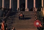 Standbild Sarg Lager Körper von John Kennedy Washington DC USA, 1963, aus Sekunde 26 historischem Filmmaterial Videoclip 65675039227