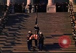 Standbild Sarg Lager Körper von John Kennedy Washington DC USA, 1963, aus Sekunde 36 historischem Filmmaterial Videoclip 65675039227
