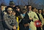 Standbild Zuschauer Washington DC USA, 1963, aus Sekunde 54 historischem Filmmaterial Videoclip 65675039228