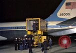 Standbild Jacqueline Kennedy Andrews Air Force Base Maryland USA, 1963, aus Sekunde 1 historischem Filmmaterial Videoclip 65675039232