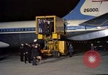 Standbild Jacqueline Kennedy Andrews Air Force Base Maryland USA, 1963, aus Sekunde 11 historischem Filmmaterial Videoclip 65675039232