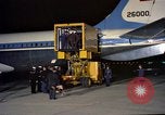 Standbild Jacqueline Kennedy Andrews Air Force Base Maryland USA, 1963, aus Sekunde 12 historischem Filmmaterial Videoclip 65675039232
