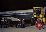 Standbild Jacqueline Kennedy Andrews Air Force Base Maryland USA, 1963, aus Sekunde 24 historischem Filmmaterial Videoclip 65675039232