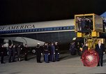 Standbild Jacqueline Kennedy Andrews Air Force Base Maryland USA, 1963, aus Sekunde 26 historischem Filmmaterial Videoclip 65675039232