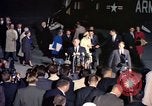 Standbild Präsident Lyndon B Johnson Andrews Air Force Base Maryland USA, 1963, aus Sekunde 42 historischem Filmmaterial Videoclip 65675039233