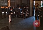 Immagine di Bandiera-drappeggiato scrigno di John Kennedy Washington DC USA, 1963, secondo 15 filmato di repertorio 65675039258
