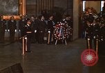 Immagine di Bandiera-drappeggiato scrigno di John Kennedy Washington DC USA, 1963, secondo 19 filmato di repertorio 65675039258