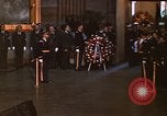 Immagine di Bandiera-drappeggiato scrigno di John Kennedy Washington DC USA, 1963, secondo 26 filmato di repertorio 65675039258