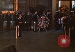 Immagine di Bandiera-drappeggiato scrigno di John Kennedy Washington DC USA, 1963, secondo 30 filmato di repertorio 65675039258