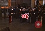Immagine di Bandiera-drappeggiato scrigno di John Kennedy Washington DC USA, 1963, secondo 41 filmato di repertorio 65675039258