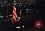 Immagine di Bandiera-drappeggiato scrigno di John Kennedy Washington DC USA, 1963, secondo 57 filmato di repertorio 65675039258