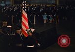 Immagine di Bandiera-drappeggiato scrigno di John Kennedy Washington DC USA, 1963, secondo 58 filmato di repertorio 65675039258