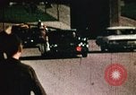 Immagine di Presidente e signora Kennedy immediatamente dopo il Presidente è stato girato Dallas Texas USA, 1963, secondo 3 filmato di repertorio 65675039262