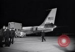 Immagine di Il presidente Lyndon B Johnson Andrews Air Force Base Maryland USA, 1963, secondo 6 filmato di repertorio 65675039267