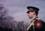 Standbild John Kennedy's Grab Washington DC USA, 1963, aus Sekunde 17 historischem Filmmaterial Videoclip 65675039276